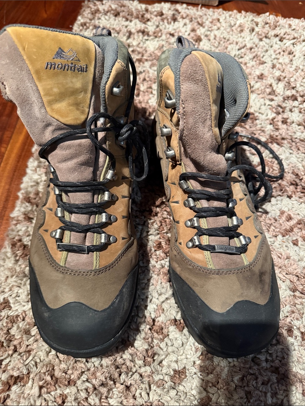 Montreal Men's Brown Leather Hiking Boots - Supportive Outdoor Footwear